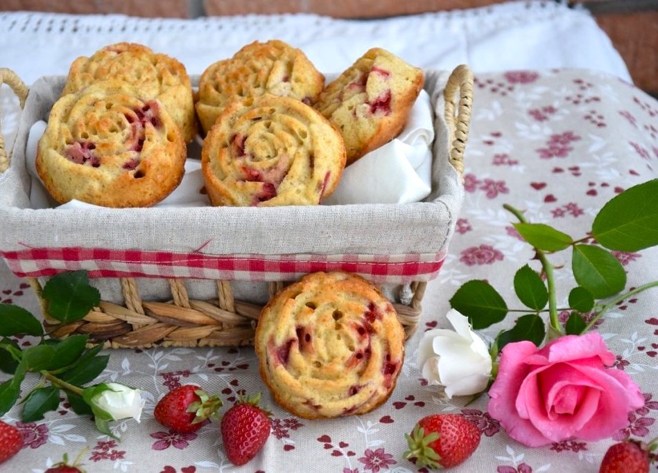 Tortine ai petali di Rose e fragole – La Rosa della Vendetta/Gülcemal